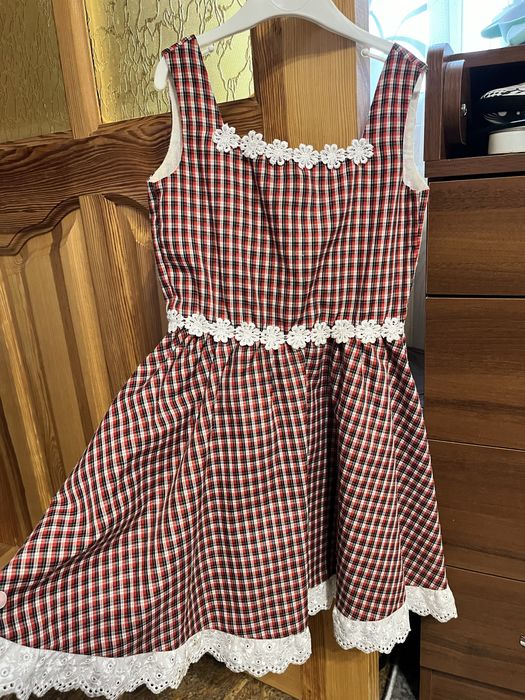 Плаття га дівчинку