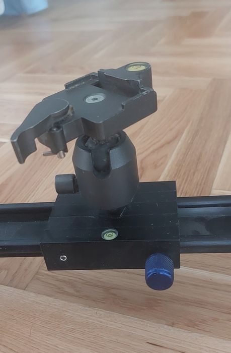 Slider kamerowy z głowicą kulową