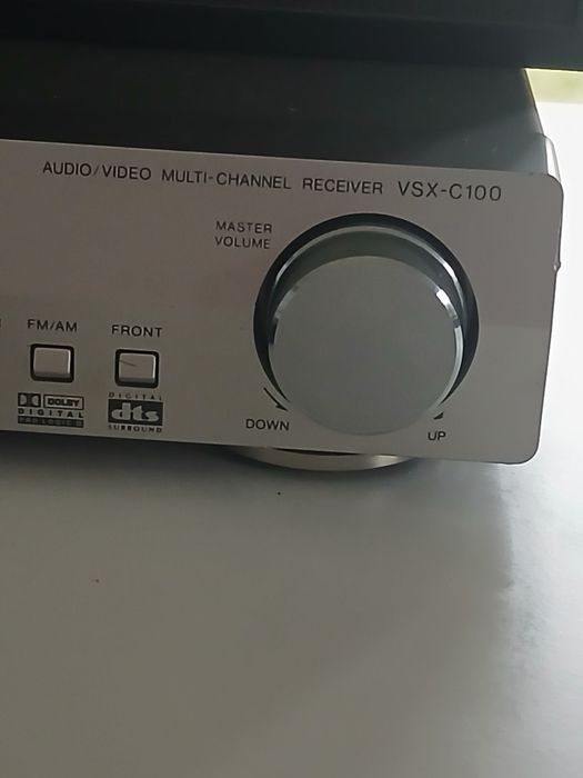 Kino domowe z wysokiej jakości głośnikami