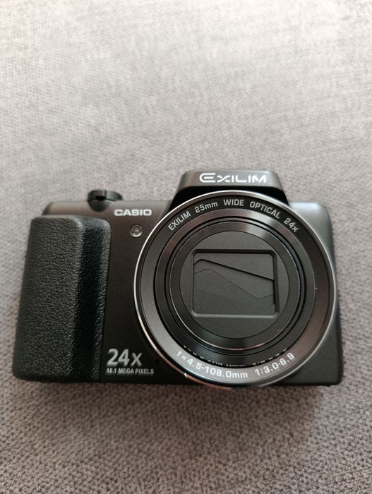 Фотоаппарат CASIO   EX ZS 200