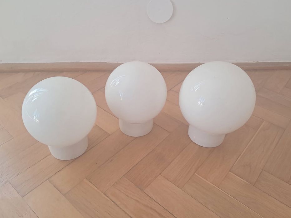 Lampy szklane z oprawkami porcelanowymi