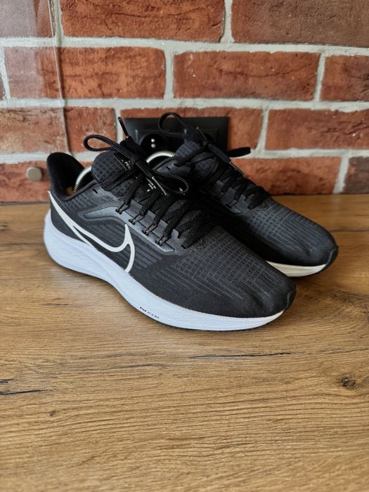 czarne buty sportowe Nike Air Zoom Pegasus