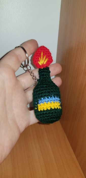 Вязанная игрушка зайка , ручная работа .