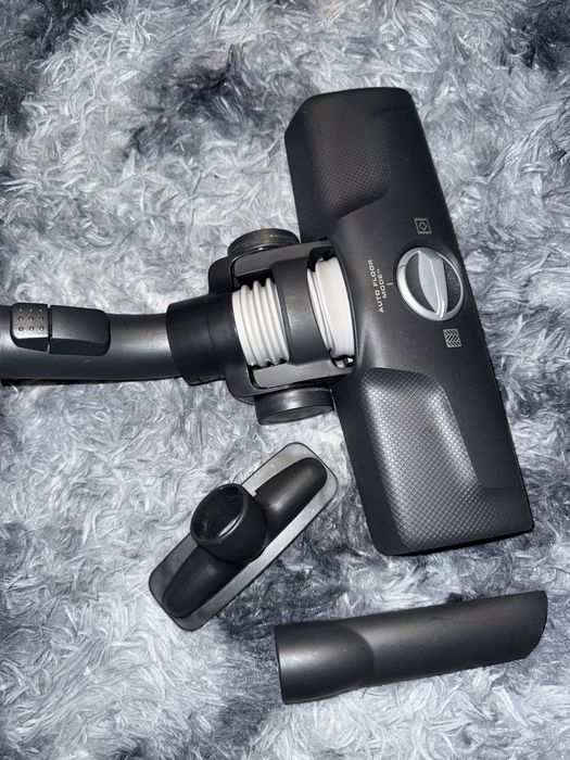 Mocny Odkurzacz workowy AEG AB61C1OKO CLEAN 6000 ECO