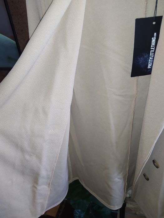 Пиджак накидка от pretty little thing