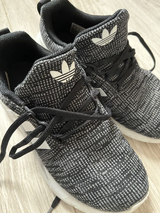 Підліткові кросівки  adidas