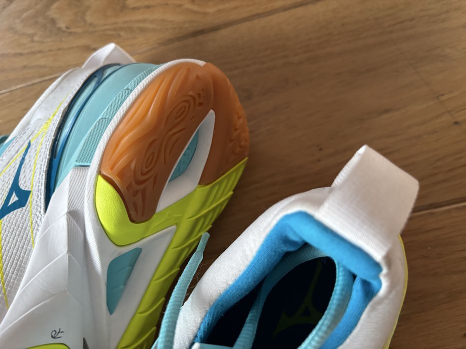 Nowe Buty halowe do piłki ręcznej Mizuno Wave Mirage 2 damskie 27cm 42