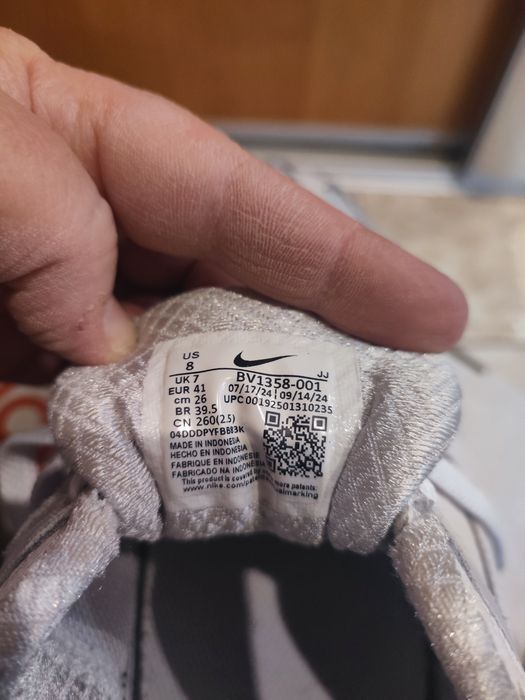 Buty sportowe  NIKE VOMERO 5  rozmiar 41