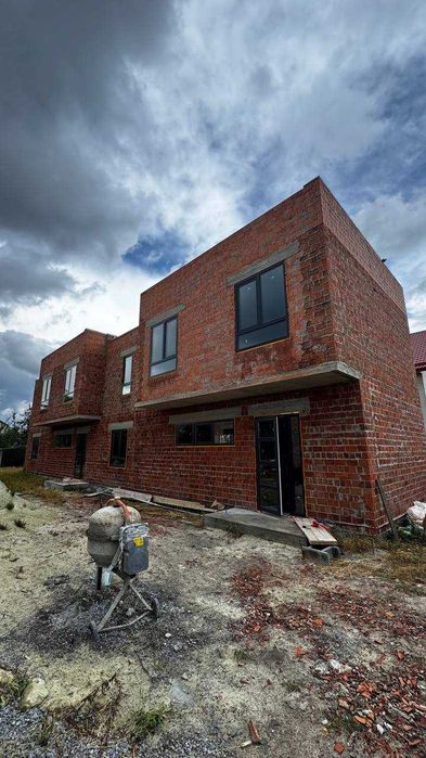 Продаж спареного будинку с. Пасіки-Зубрицькі