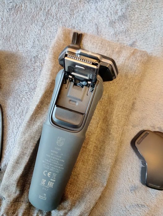 Електробритва Philips серії 5000