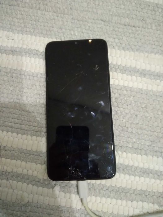 Infinix hot 30i розбитий екран