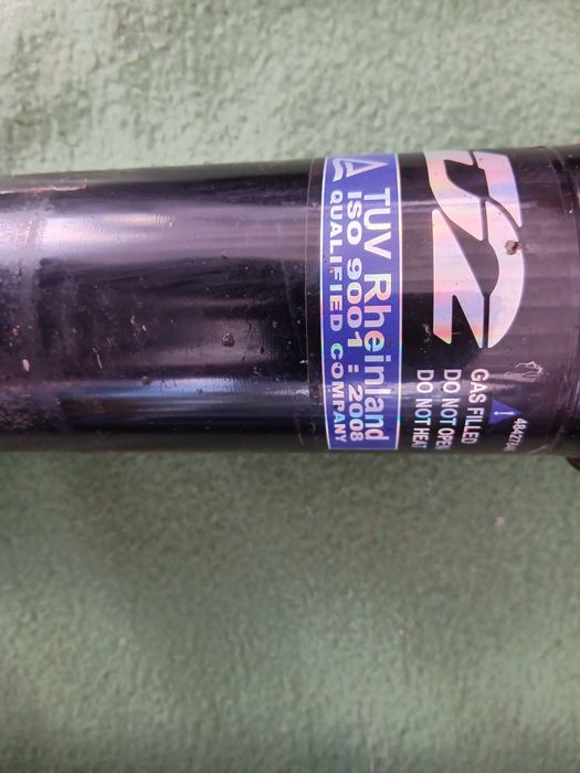 amortyzatory  gwintowane (coilover) marki D2 Racing z certyfikatem TUV