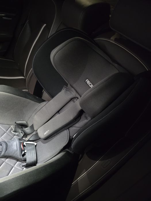 Fotelik samochodowy RECARO Optiafix z system ISOFIX - 9-18kg