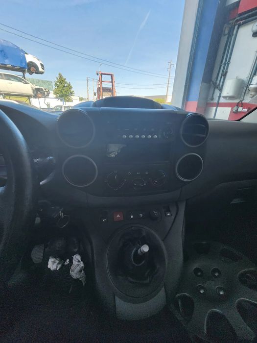Peugeot Partner 1.6 de 2010 ás peças