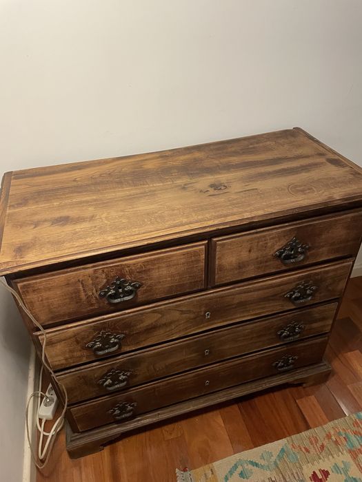 Cómoda rustica mas muito antiga