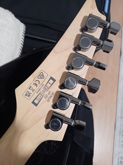 Guitarra Ibanez jam jr