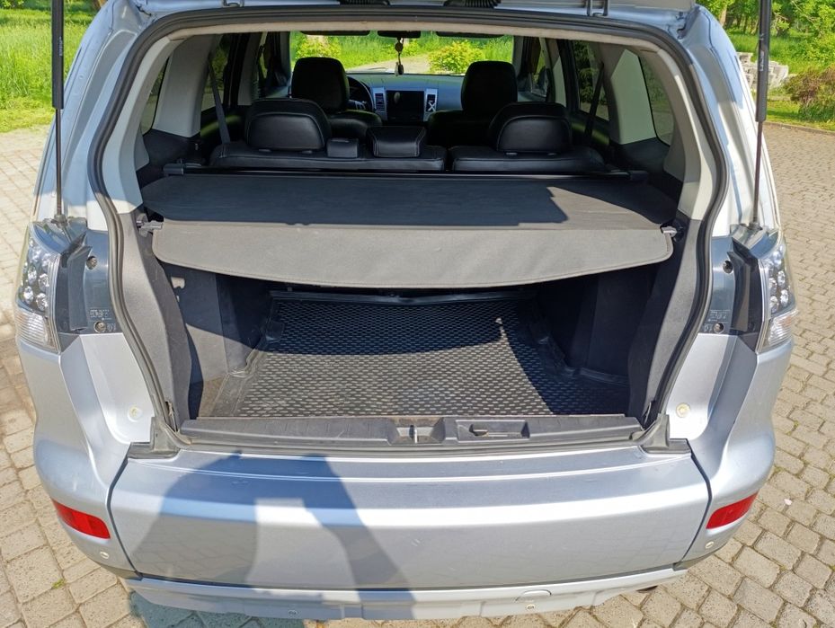 Mitsubishi Outlander XL