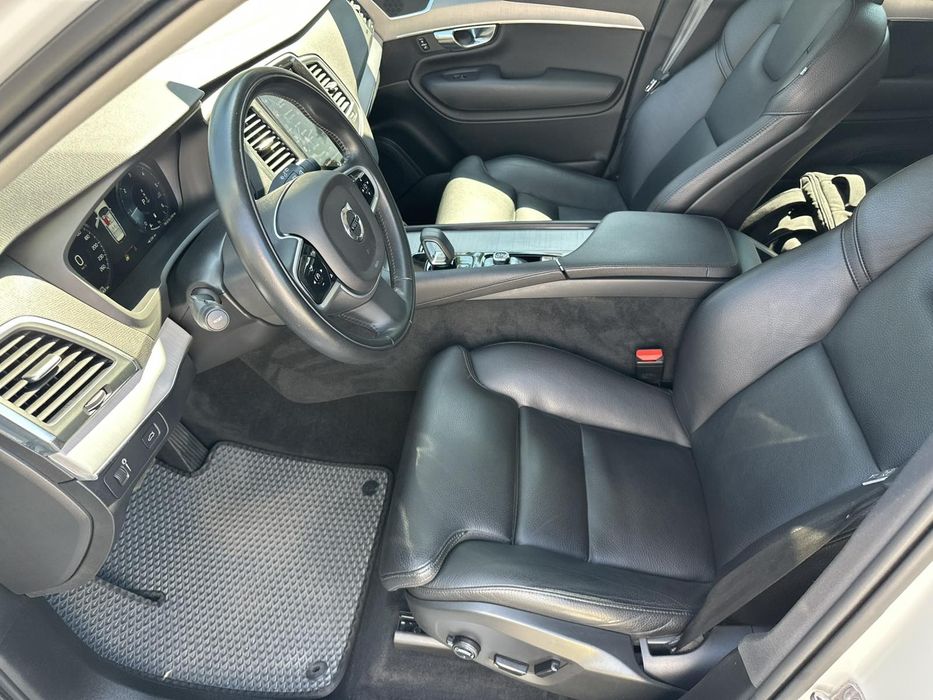 VOLVO  XC 90  2022рік