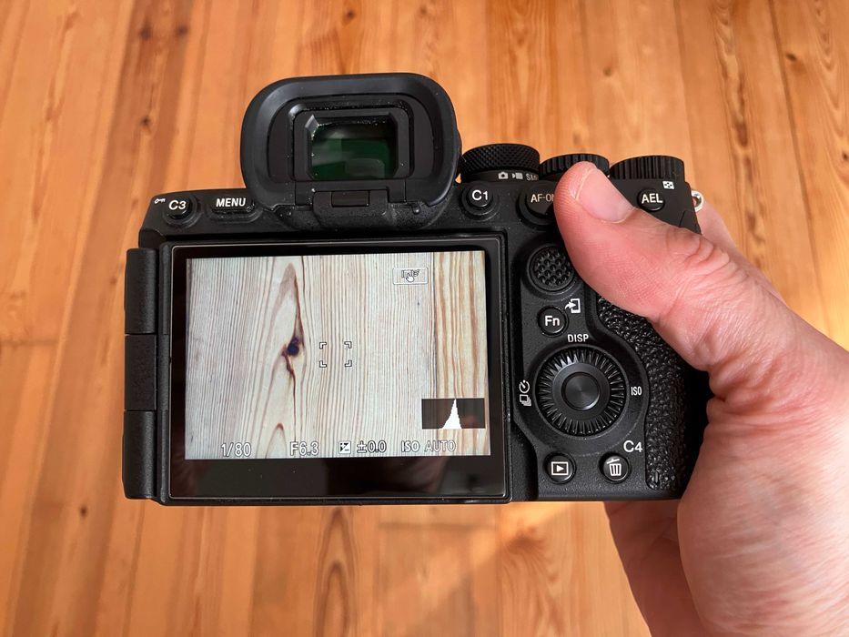 Câmara Sony a7R V (full-frame, 61 MP)