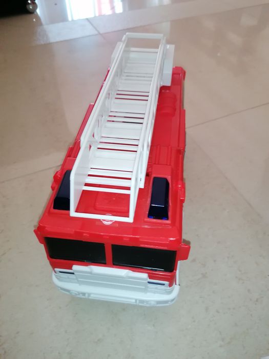 Camião dos bombeiros de brincar