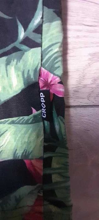 Tshirt męski z krótkim rękawem w motywy roślinne.Cropp
