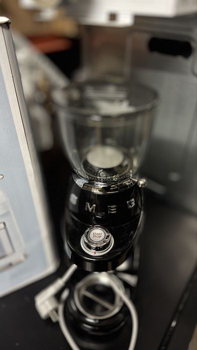 Moinho de Café SMEG CGF11BLEU (Capacidade: 130 g - 150 W - Pret