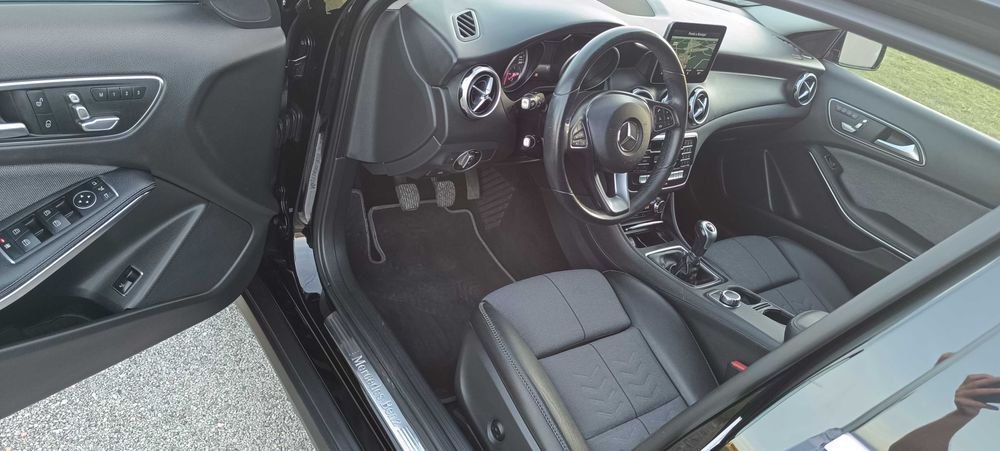 Mercedes GLA 180d Urban- Excelente estado