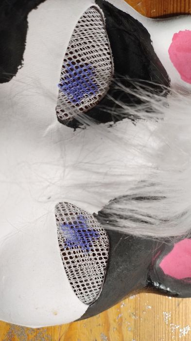 Biało czarna maska therian