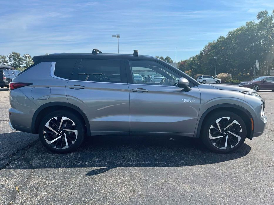Mitsubishi Outlander PHEV SEL      2022