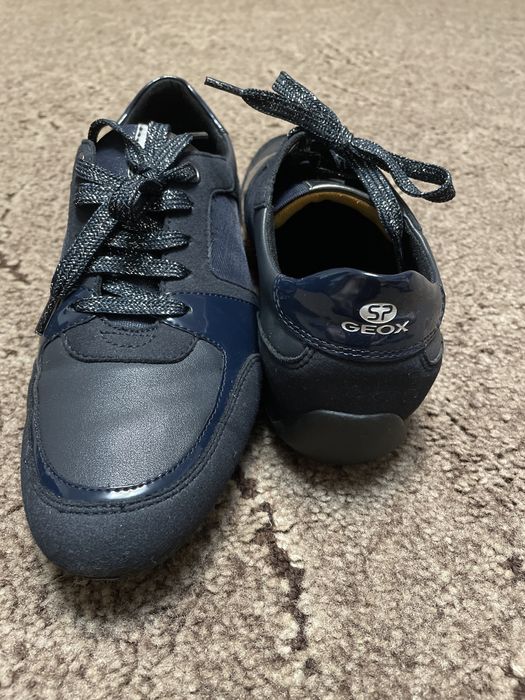 Кросівки жіночі GEOX