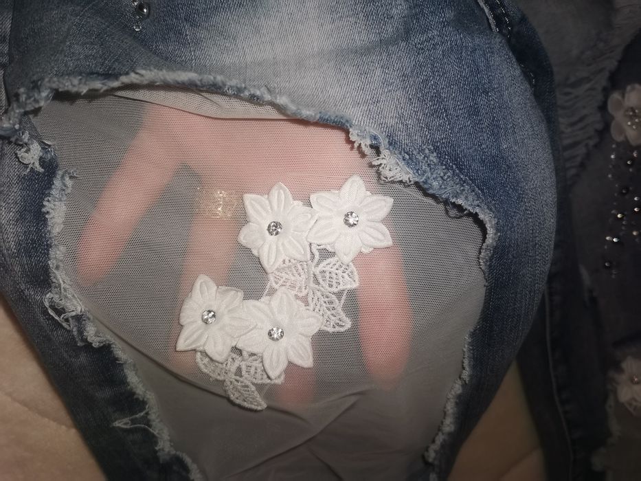 Piękne jeansowe spodnie