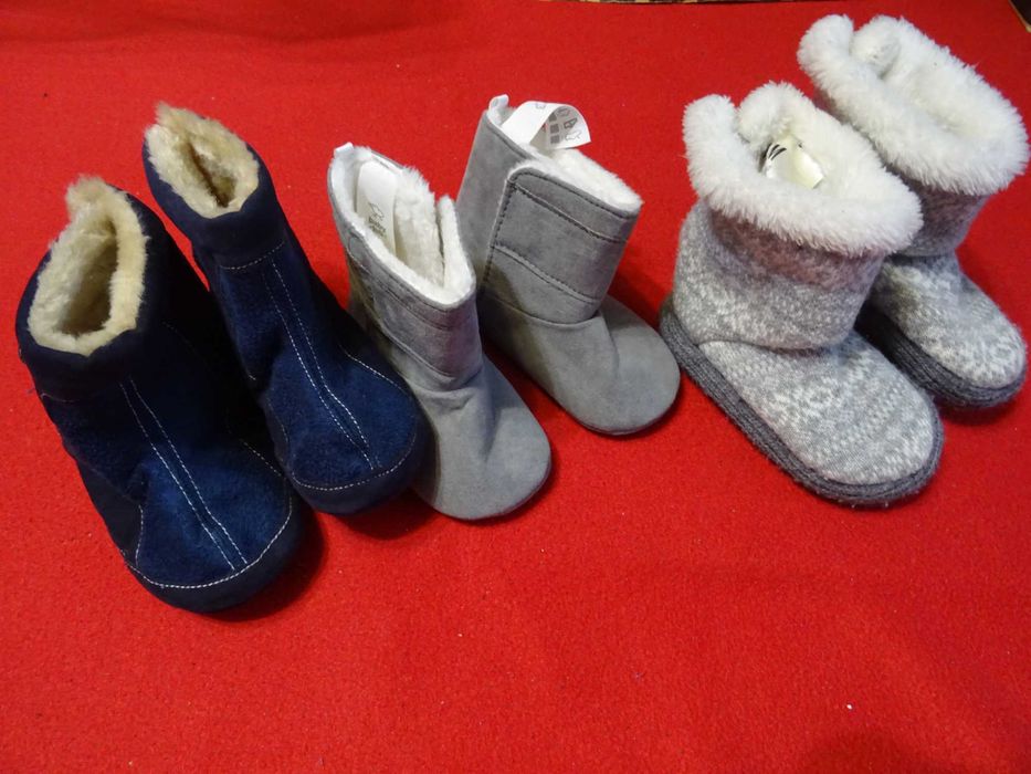 Buty niemowlęce rozmiar 20-21 ciepłe 3 sztuki