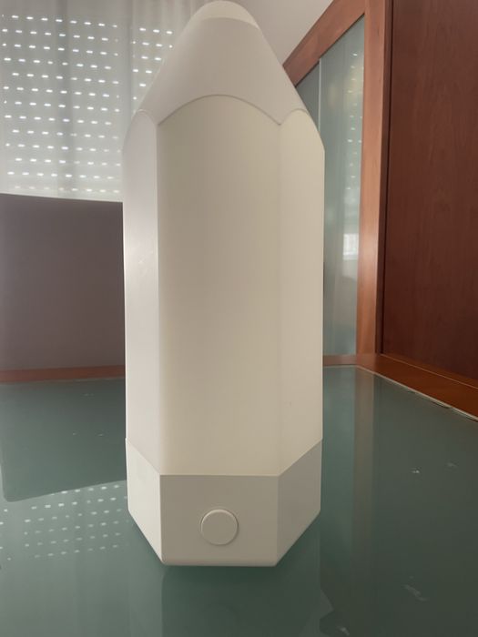 Luz LED IKEA em forma de Lapis