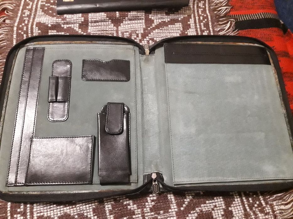 Папка кожанная. Для документов.