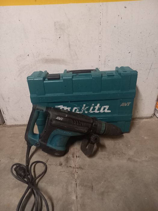 Młot Makita HM 1213 C z 2018r