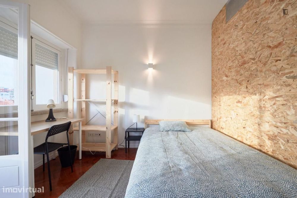 Quarto - localizado em Arroios Lisbon