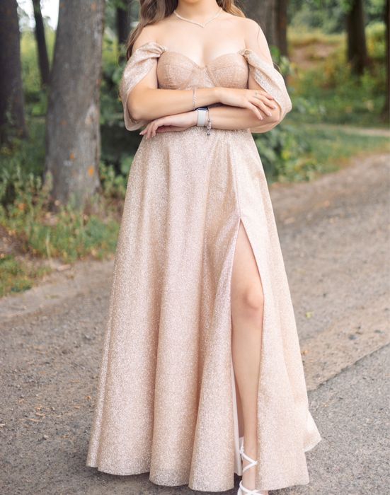 Випускна золота сукня!