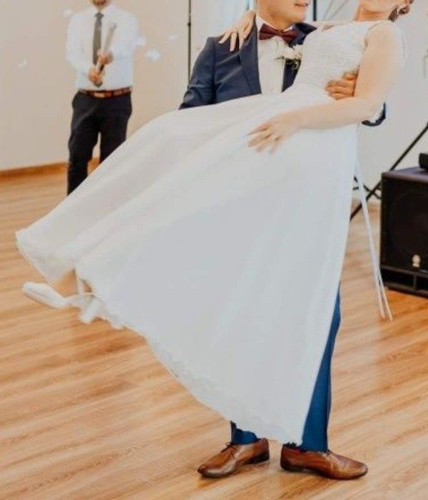 Suknia ślubna 38/40 + welon