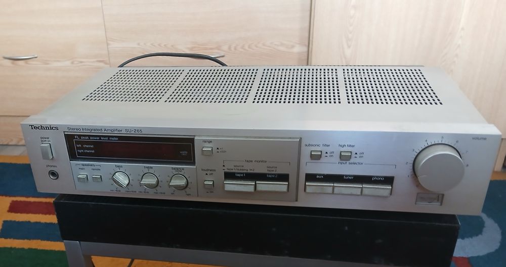 Emplificador e sintonizador Technics