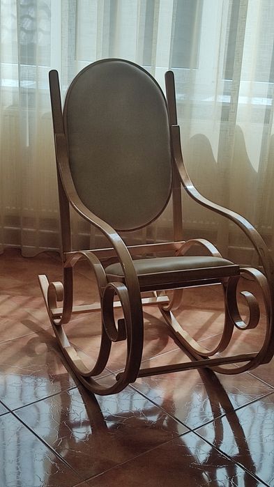 Продам крісло качалку масив бук.