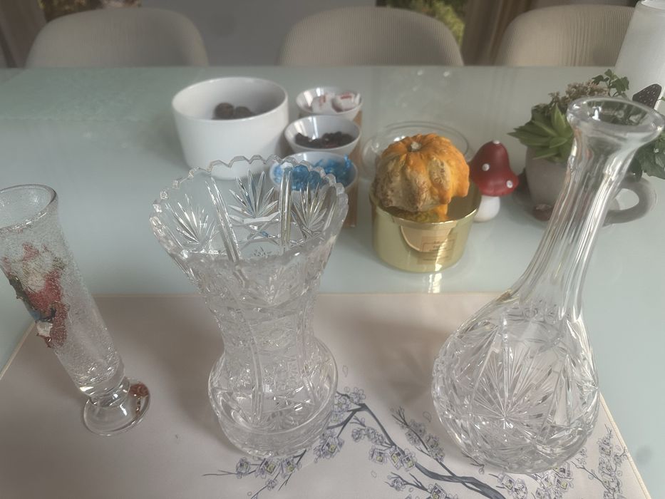 Badziewny wazonik PRL kryształ