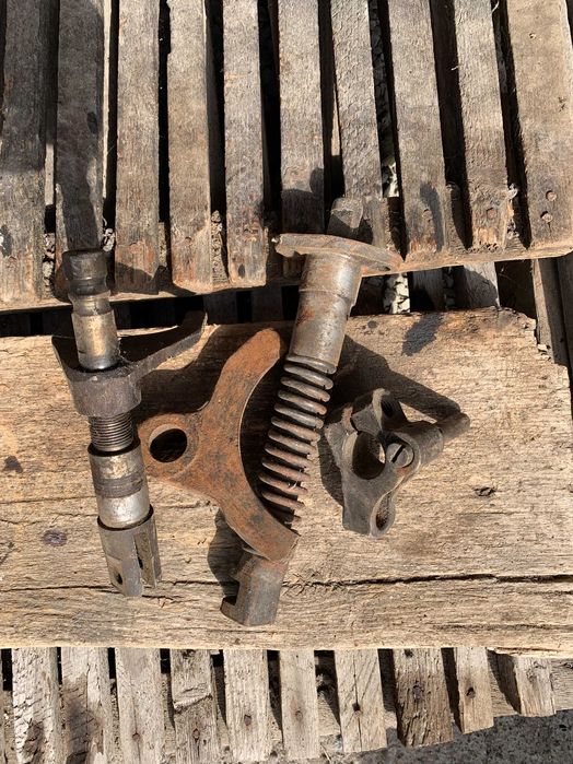Т-40 шестерні вали і т.д виробництва СРСР.