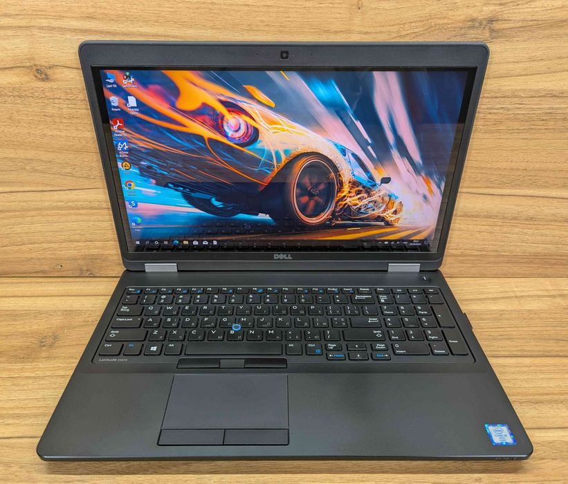 4092/Dell Latitude E5570/15,6"/I5-6300U/256GB SSD/8GB/AMD R7 M360 2GB