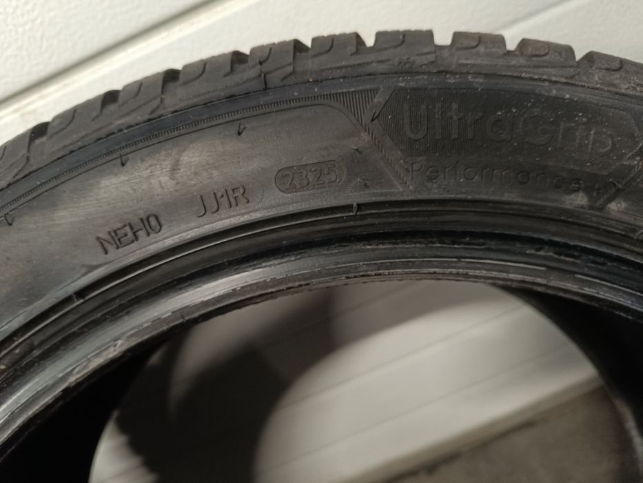 2x Goodyear 235/45/18 zimowe 25rok