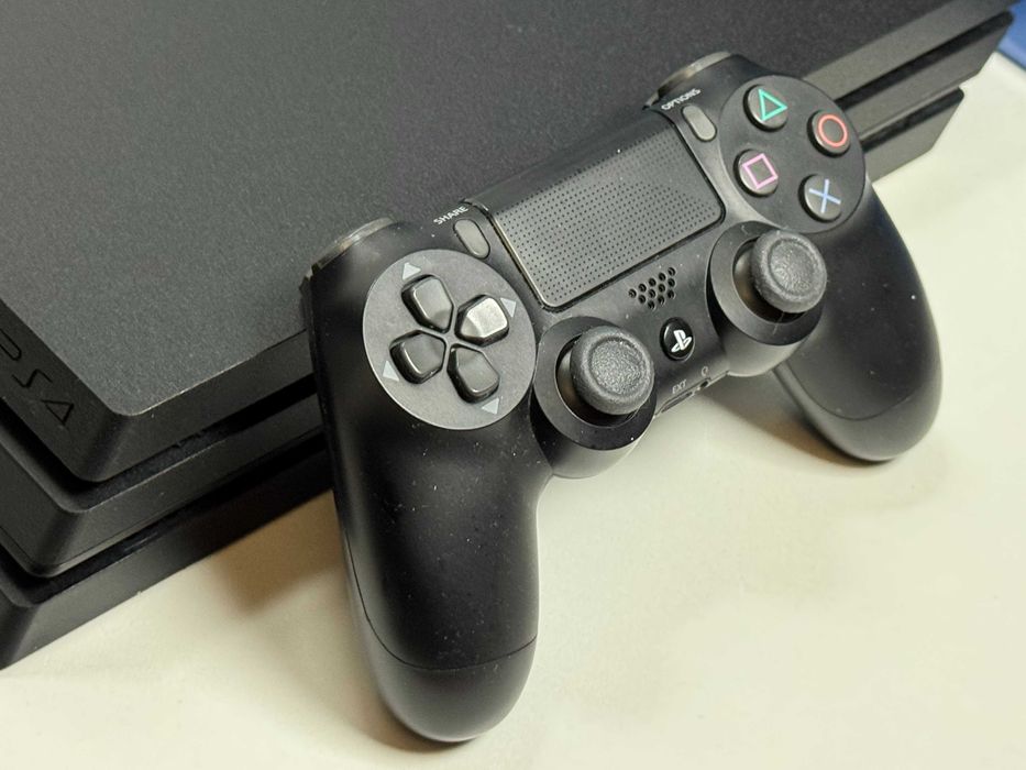 Konsola PlayStation 4 Pro CUH-7216B 1TB z Padem Super Stan Po SPA