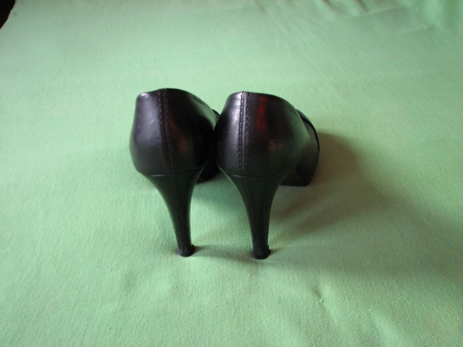 Czółenka ze skóry RYŁKO r 37/23,5cm