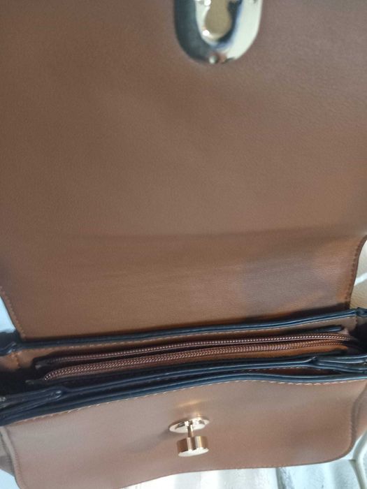 Baixa de preço!! Mala de senhora castanha nova