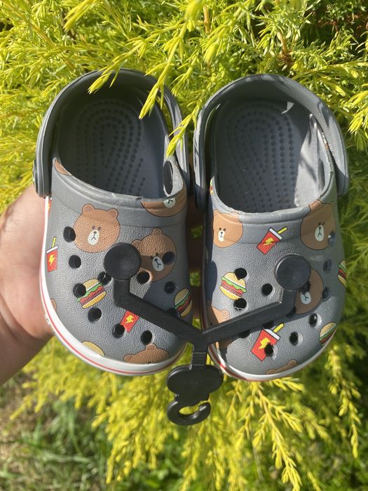 Дитячі шльопанці нові.