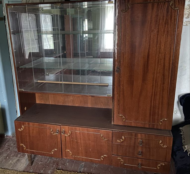 Меблі (шафи, серванти)