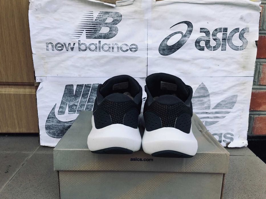 Кроссовки Under Armour Charged Surge 4 для тренировок бега